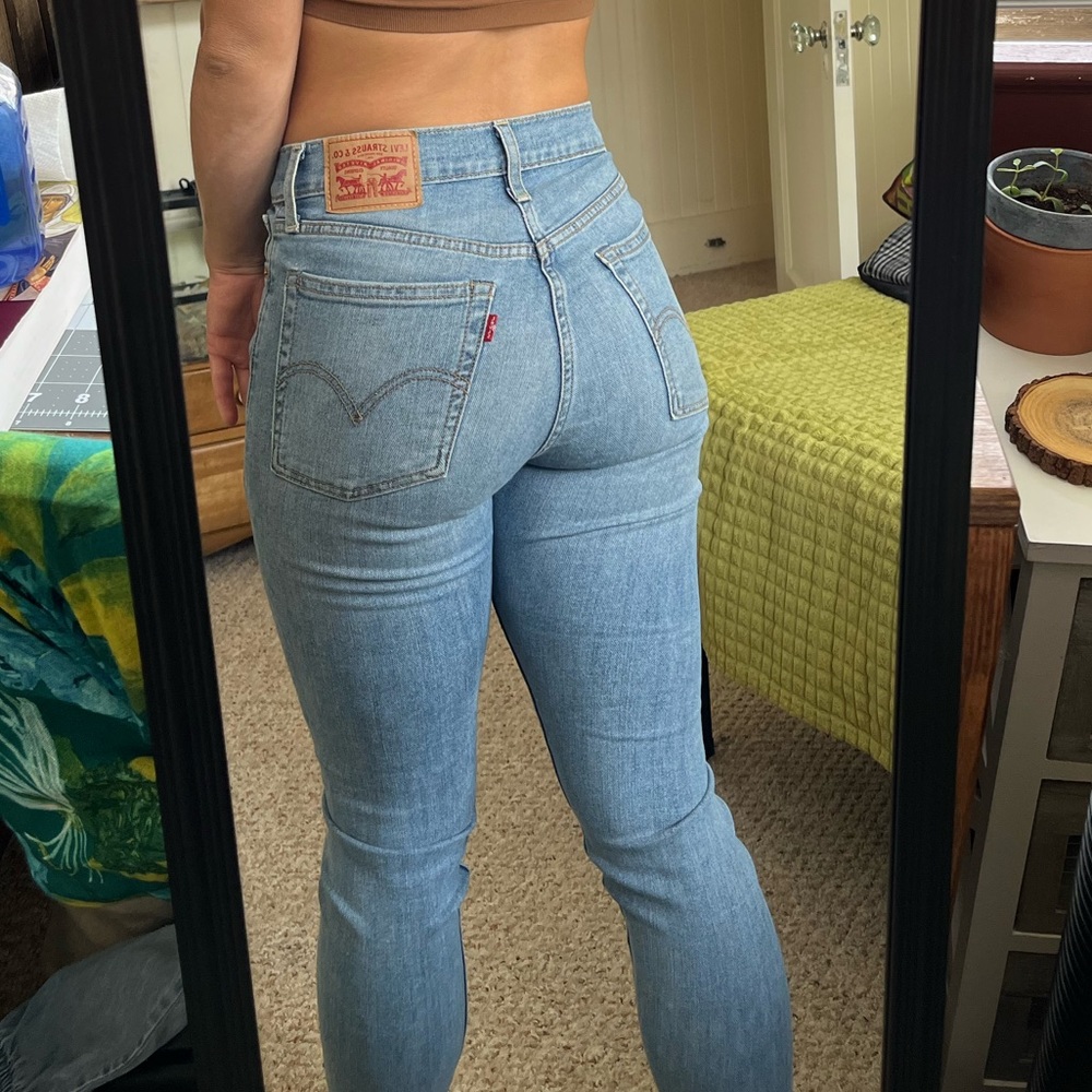 Levi’s wedgie skinny jeans